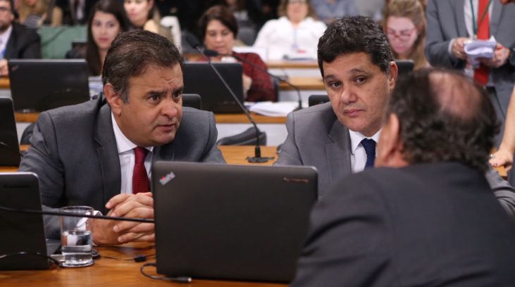 Proposta de Aécio e Ferraço na reforma política é aprovada na Câmara