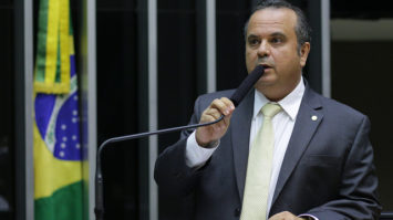 Caravana de Lula no Nordeste omite dados, diz Marinho