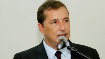 Hildon Chaves pede modernização de leis para garantia de emprego e renda